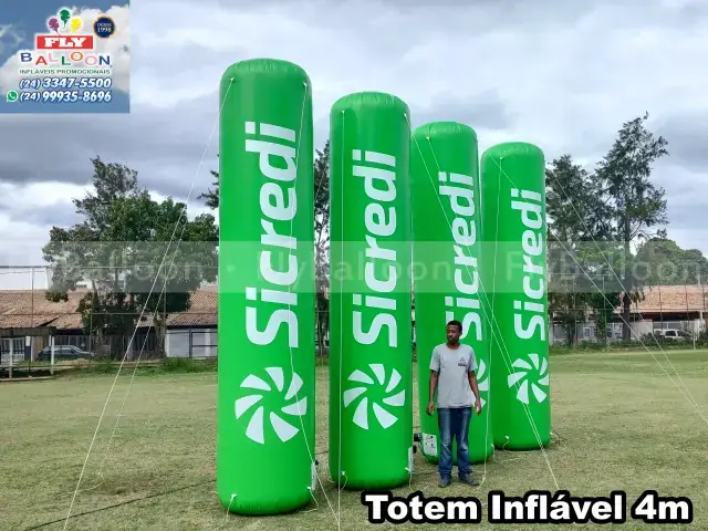Totens infláveis gigantes promocionais Sicredi